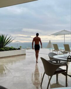 From Side Hustle to Seven Figures: Scaling Your Wealth Strategically
